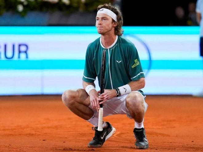 在这场比赛 在这场比赛